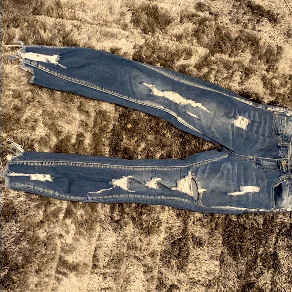 Ripped skinny jeans